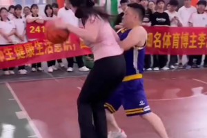 羨慕?? 肘姐硬剛高校男教師，對抗全程拉滿