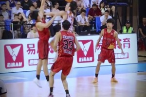 廣西后衛(wèi)的球風(fēng)都這么好看嗎？