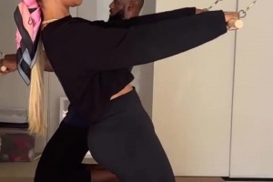 詹嫂普拉提......看看后面那老頭是誰??